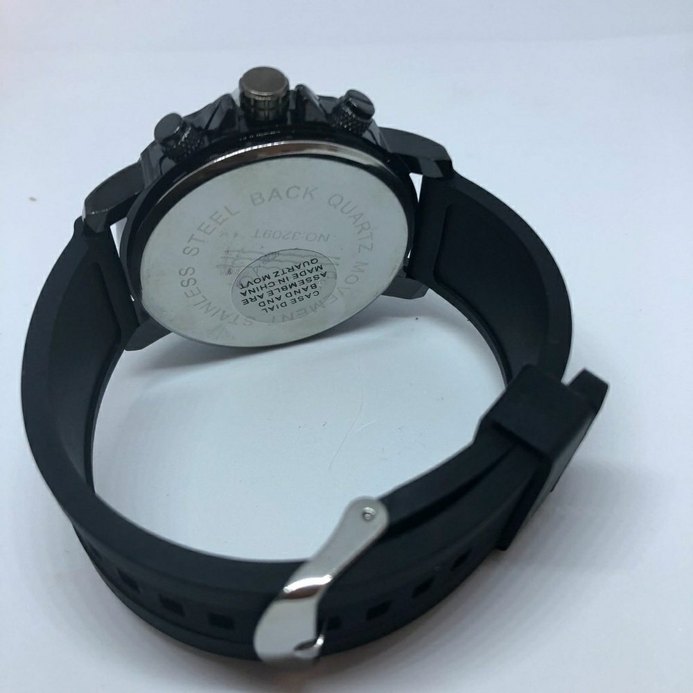 RUBBER  WRISTBAND WATCH - Picture 4 of 6